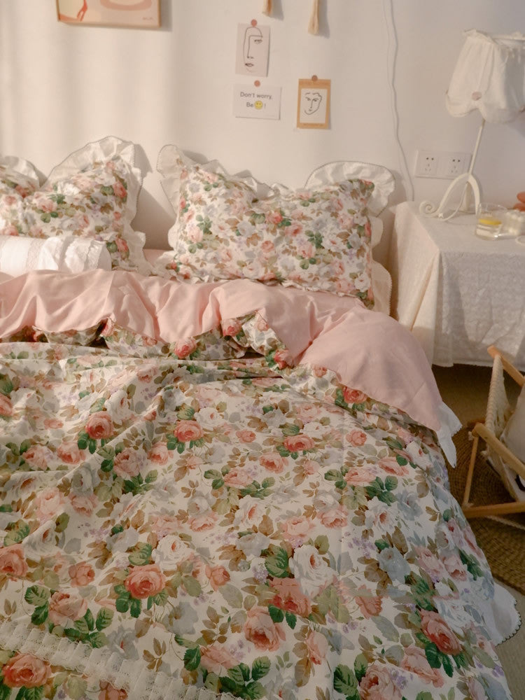 Conjunto de algodón de cuatro piezas con encaje floral y corazón para niña
