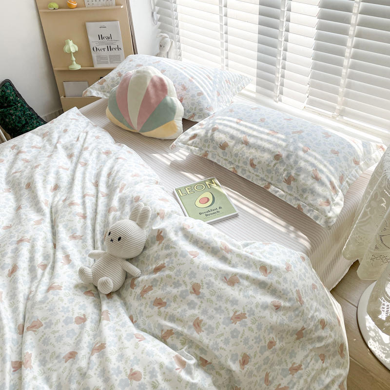 Conjunto retro floral pequeño de cuatro piezas