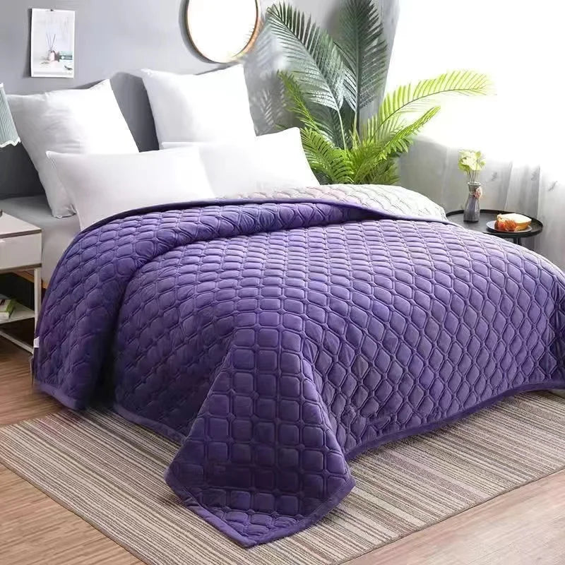 Solid Color Soft Velvet Quilted Bed Cover Blanket Short Plush Sofa Towel King Queen Size Anti-slip Bed Sheet 270x230cm Bedspread