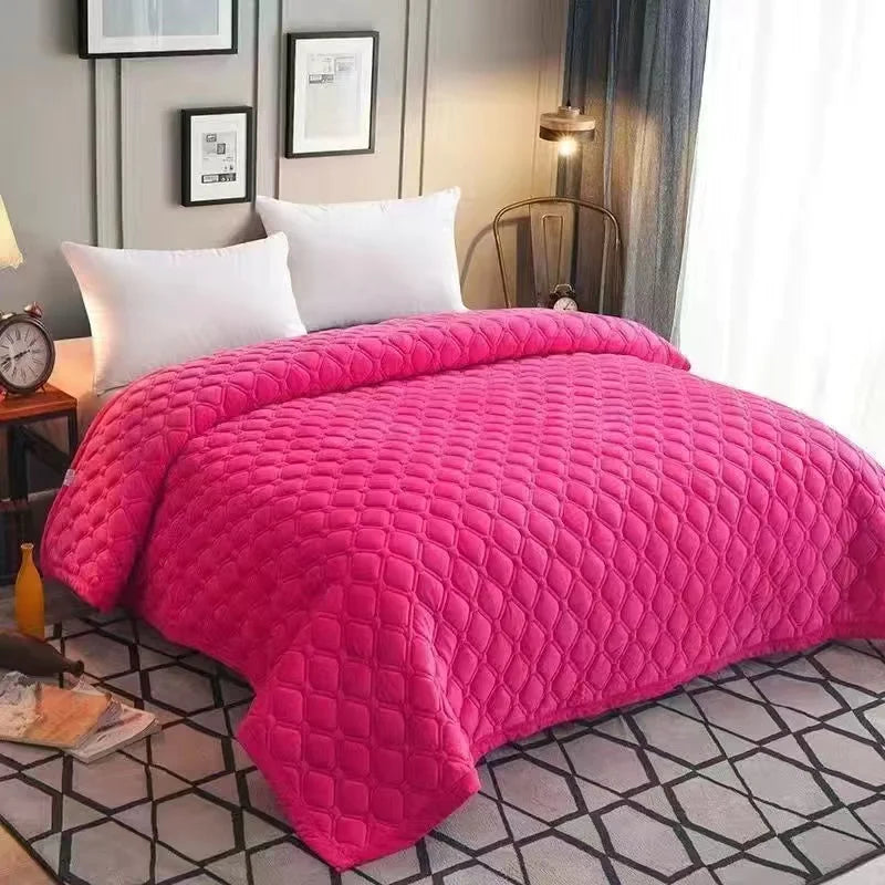 Solid Color Soft Velvet Quilted Bed Cover Blanket Short Plush Sofa Towel King Queen Size Anti-slip Bed Sheet 270x230cm Bedspread