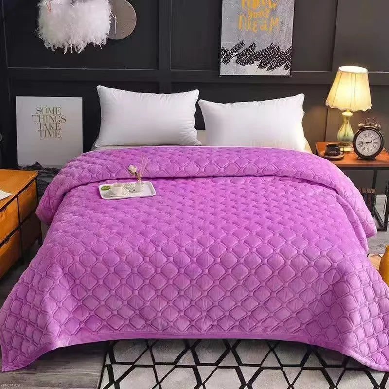 Solid Color Soft Velvet Quilted Bed Cover Blanket Short Plush Sofa Towel King Queen Size Anti-slip Bed Sheet 270x230cm Bedspread