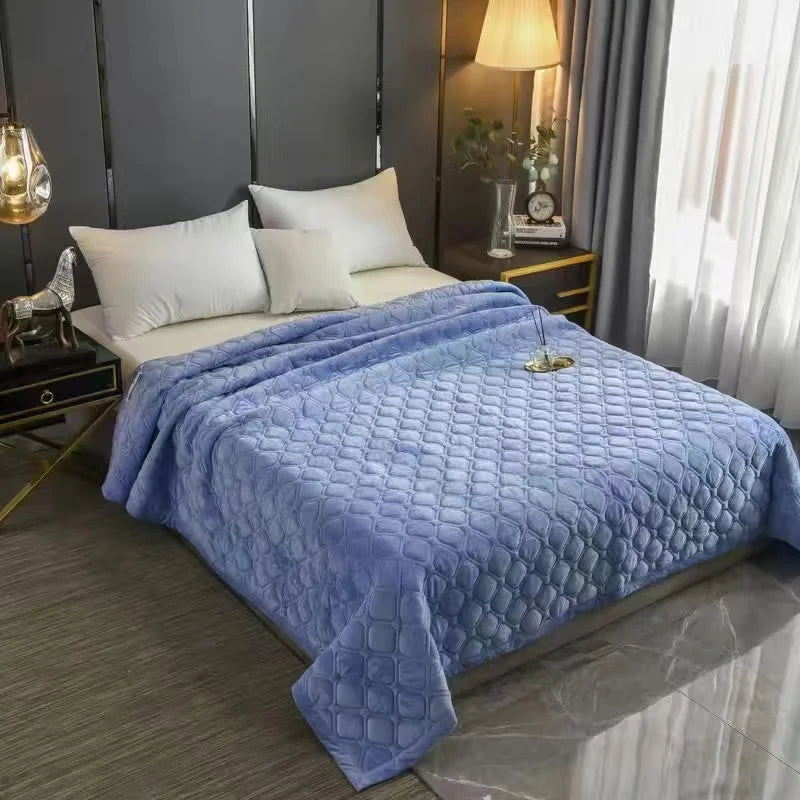 Solid Color Soft Velvet Quilted Bed Cover Blanket Short Plush Sofa Towel King Queen Size Anti-slip Bed Sheet 270x230cm Bedspread