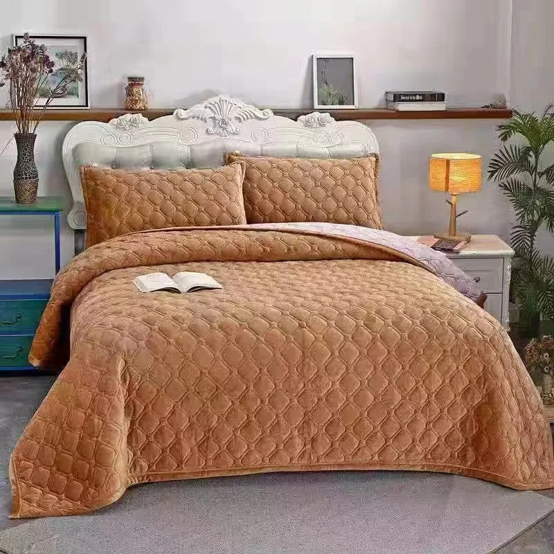 Solid Color Soft Velvet Quilted Bed Cover Blanket Short Plush Sofa Towel King Queen Size Anti-slip Bed Sheet 270x230cm Bedspread
