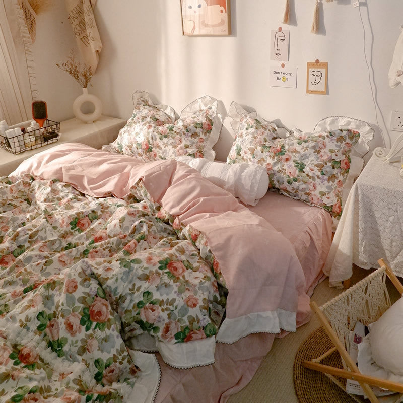 Conjunto de algodón de cuatro piezas con encaje floral y corazón para niña